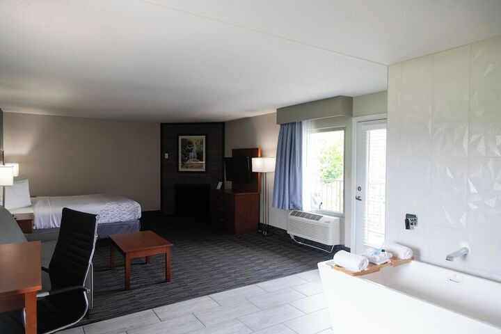 Twin Mountain Inn & Suites