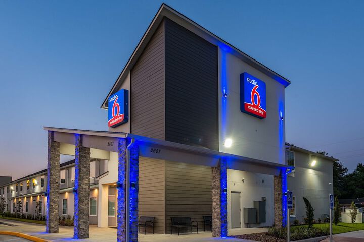 Hotel 4 of 35