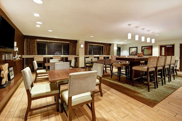 Hampton Inn Atlanta-Mall of Georgia