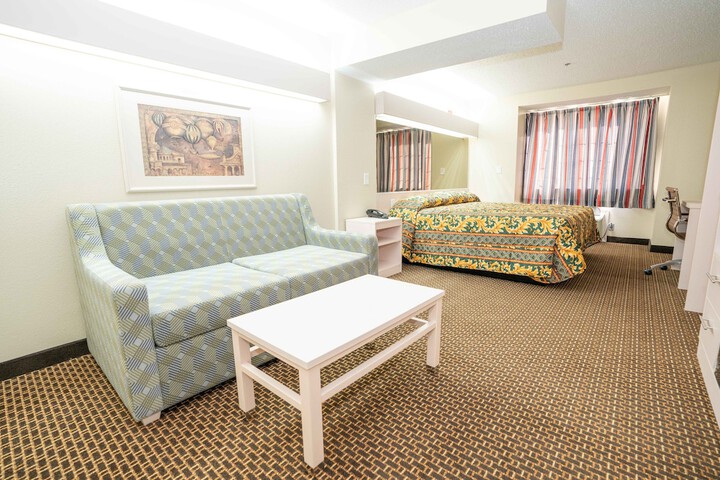 Room 21 of 42