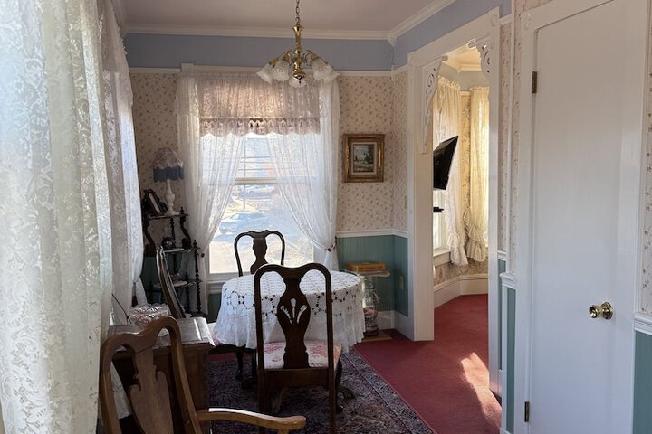 Room 9 of 22