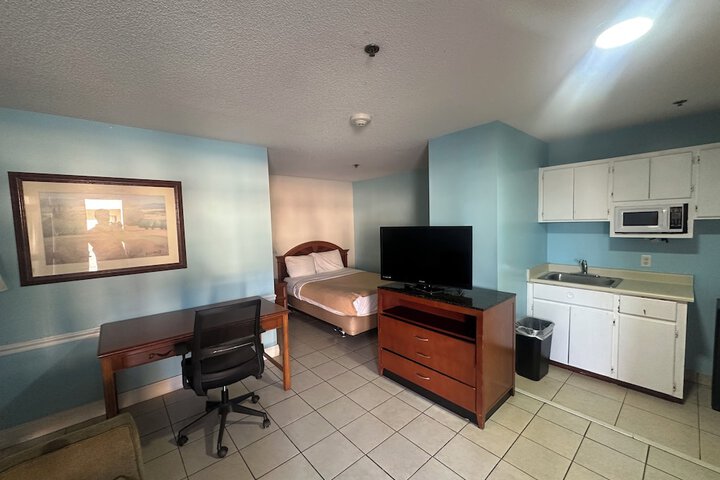 Room 34 of 41