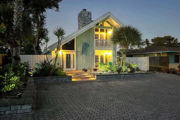 Cape Canaveral Cottage w / Pool - Walk to Beach!