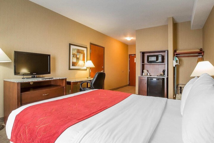 Comfort Inn & Suites