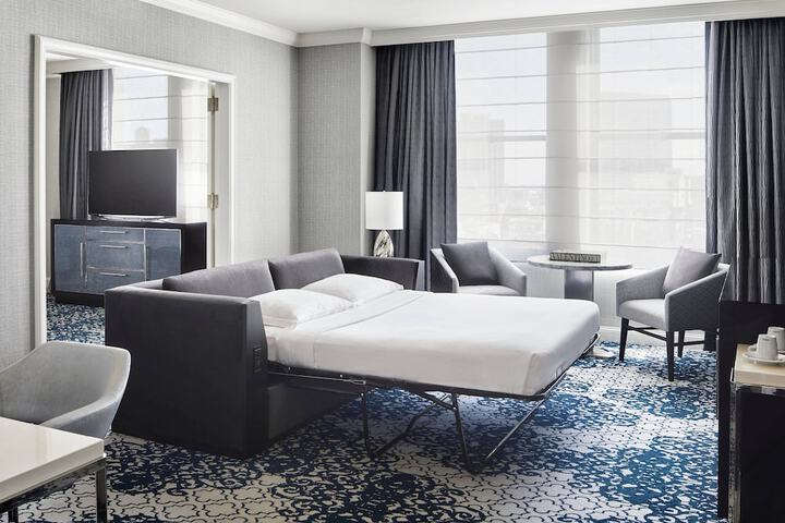 Room 51 of 102