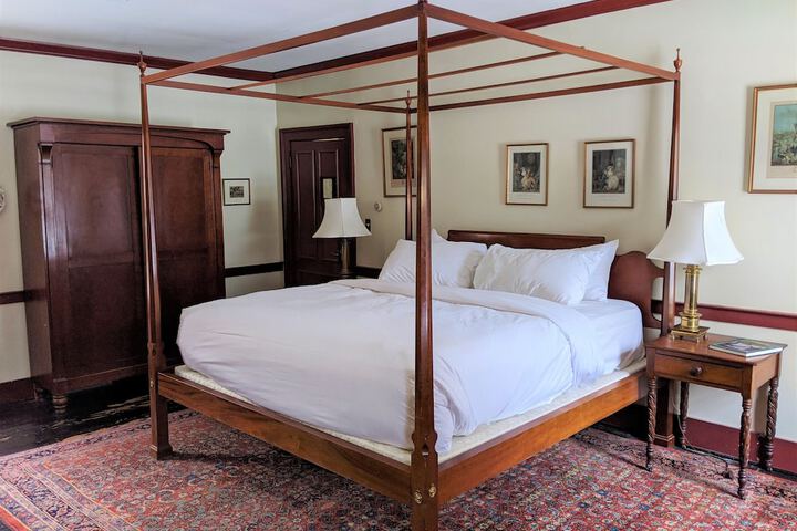 Room 33 of 135
