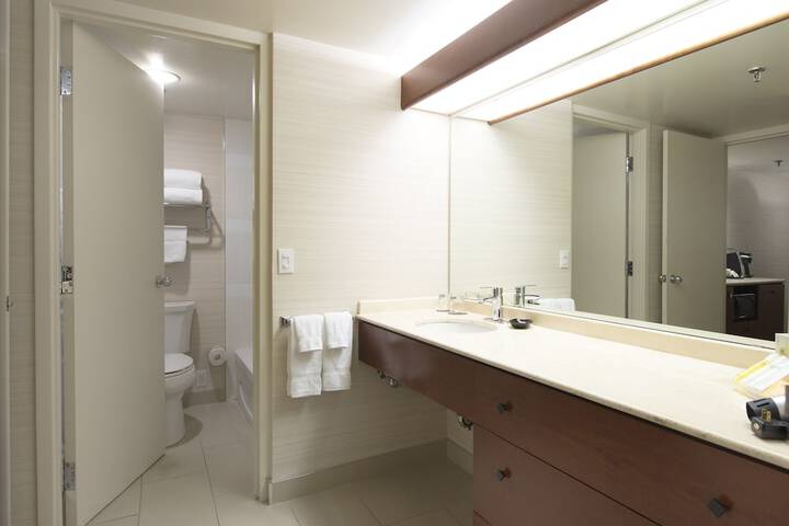 Room 17 of 31