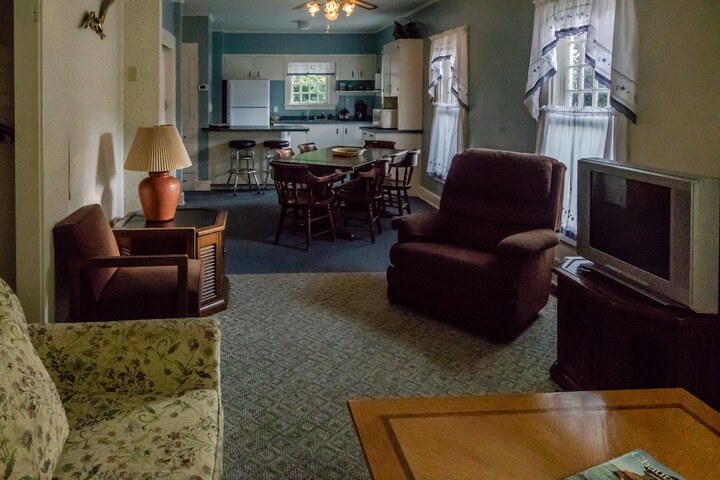 Room 51 of 79