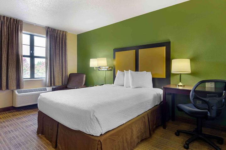 Room 13 of 26