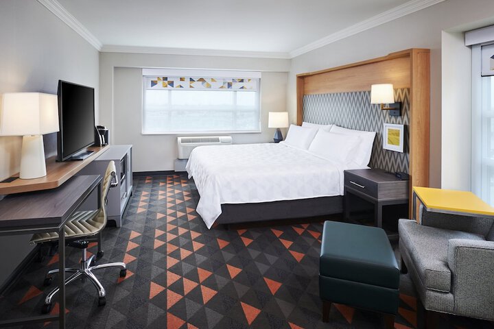 Holiday Inn Hotel & Suites Oakville at Bronte by IHG