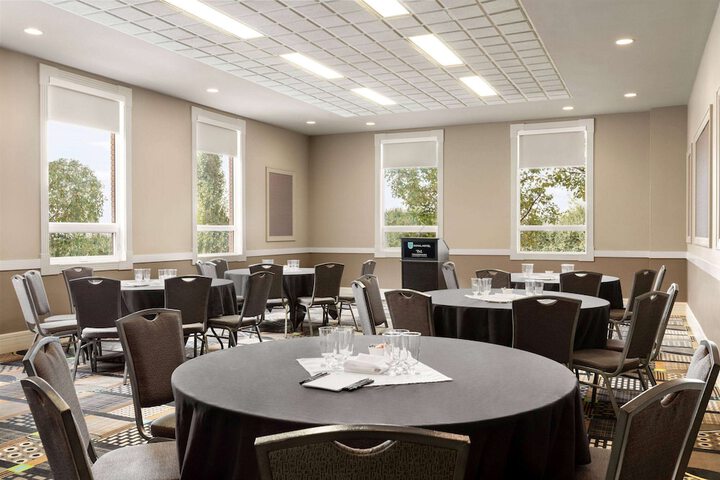 Ballroom/Hall 61 of 67