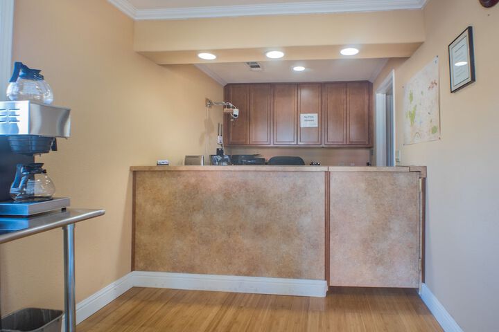 Shasta Pines Motel & Suites
