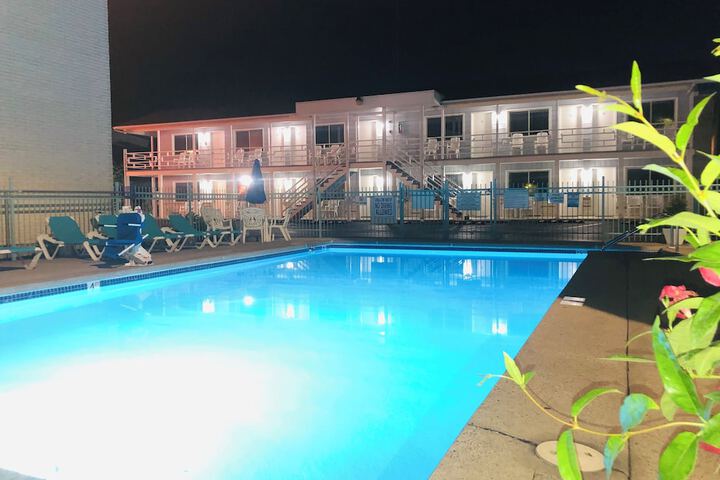 Pool 11 of 42