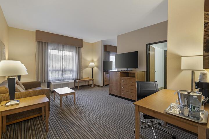 Best Western Royal Plaza Hotel & Trade Center