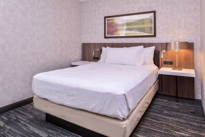 Room 52 of 93