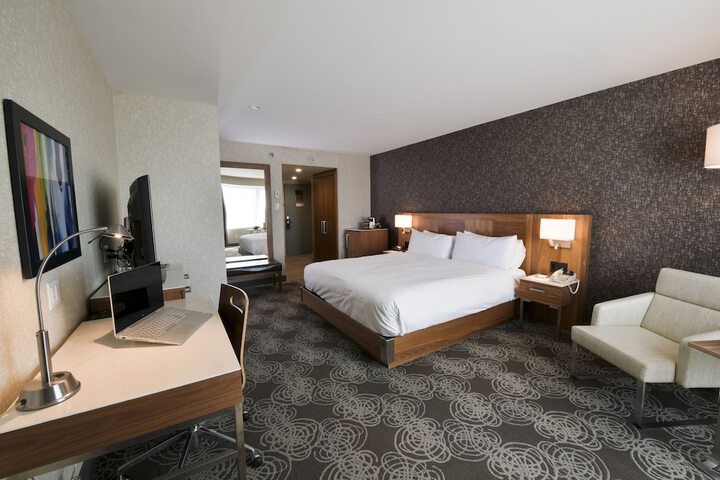 Ômage Hotel Montreal Laval, a Tribute Portfolio Hotel