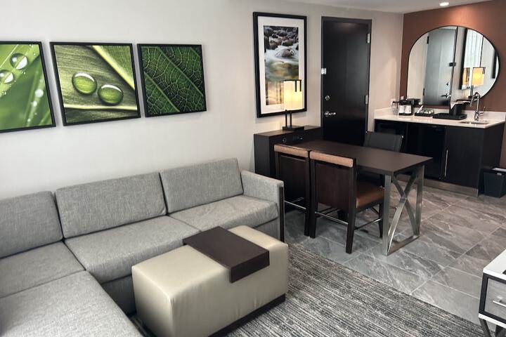 Room 37 of 63