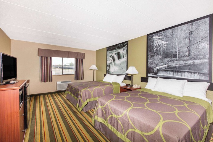 Room 32 of 41