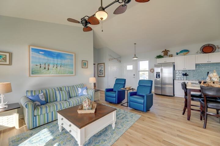 Waterview Home w / Sunset & Lighthouse Views