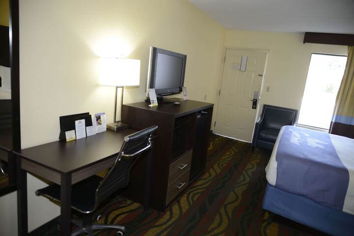 Room 14 of 23