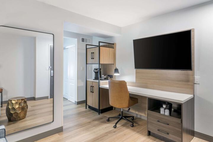 Room 36 of 84