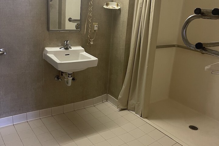 Room 11 of 20