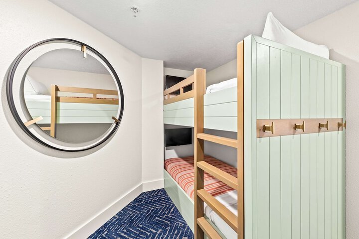 Room 132 of 172