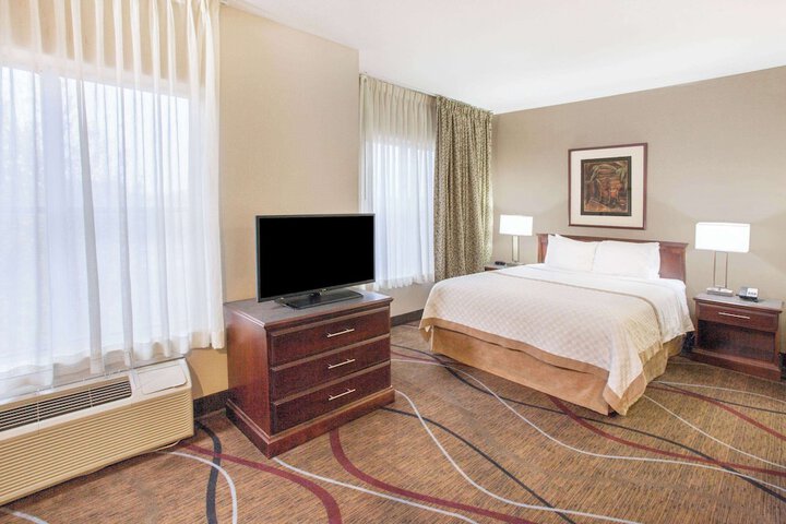 Room 9 of 27