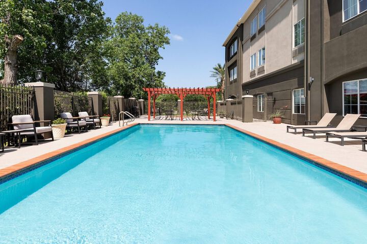La Quinta Inn & Suites by Wyndham-Brookshire-West Katy