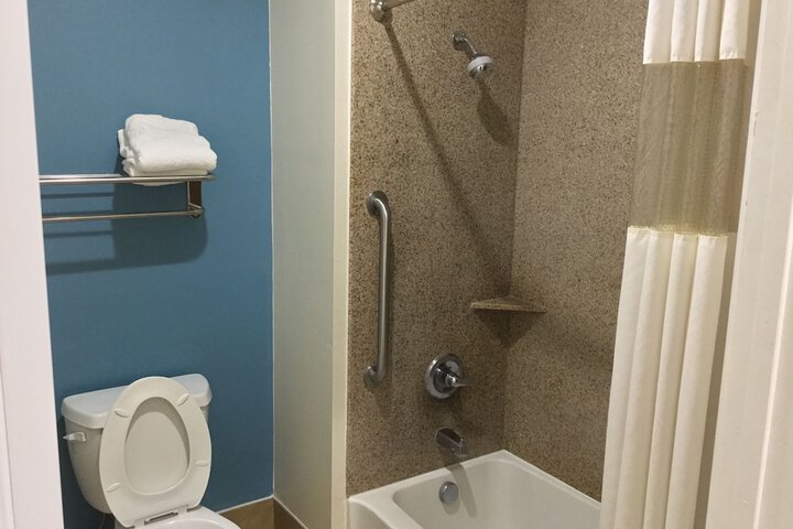 Room 32 of 58