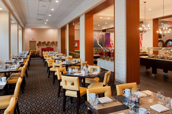DoubleTree by Hilton Hotel St. Louis - Chesterfield