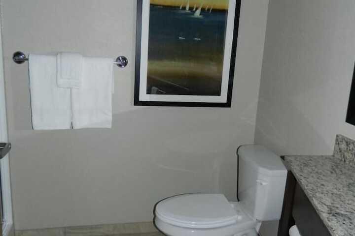 Room 20 of 33