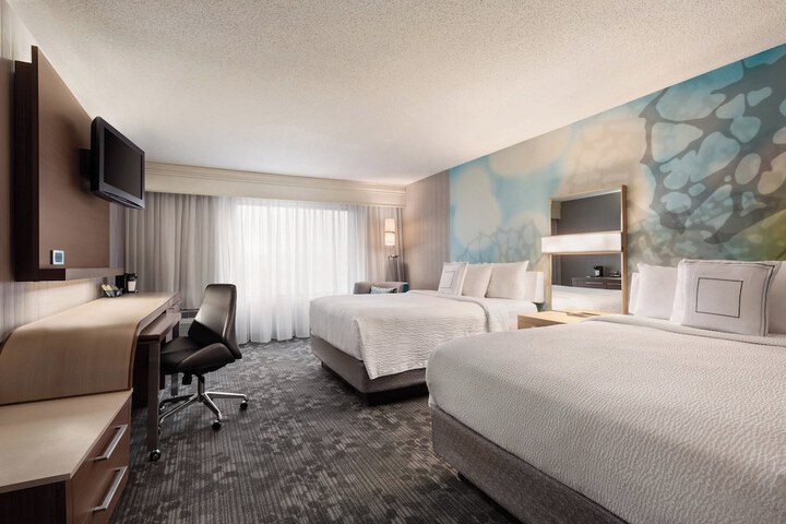 Courtyard by Marriott Topeka