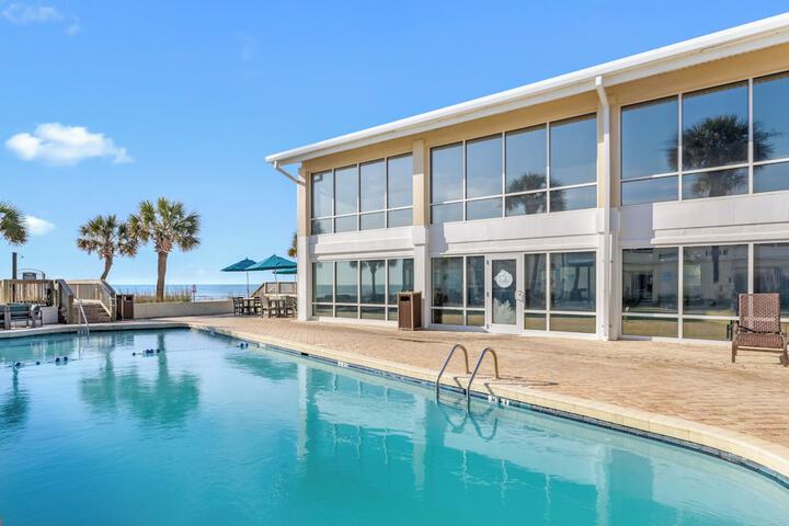 The Oceanfront Litchfield Inn