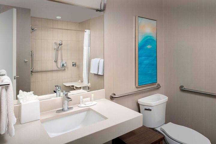 Room 13 of 28