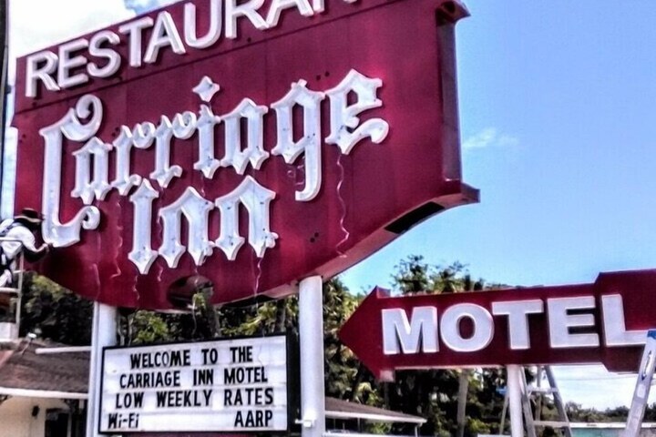 Carriage Inn Motel