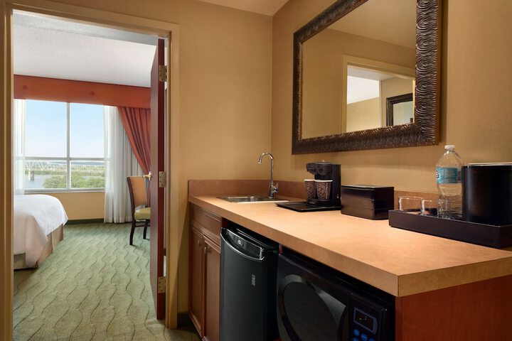 Embassy Suites by Hilton E Peoria Riverfront Conf Center