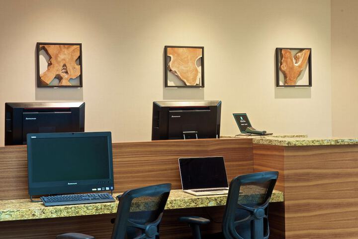 Business Center 85 of 86