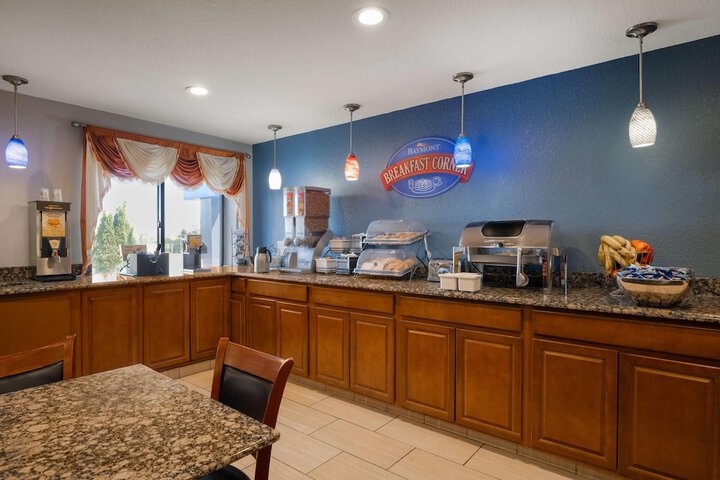 Baymont by Wyndham Waukesha