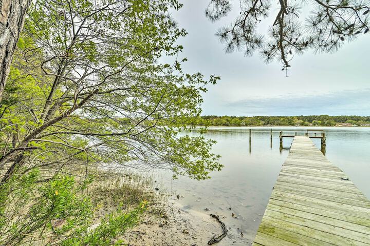 Bayfront Retreat w / Game Room + Outdoor Pool!