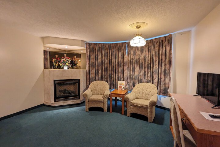Room 6 of 19