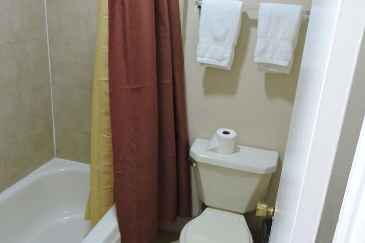 Room 17 of 32