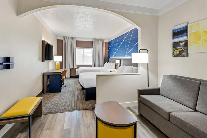 Comfort Suites Clackamas
