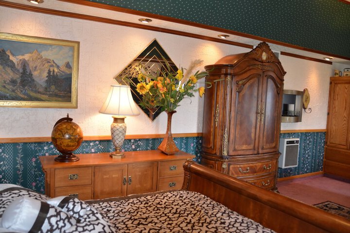 Room 44 of 90