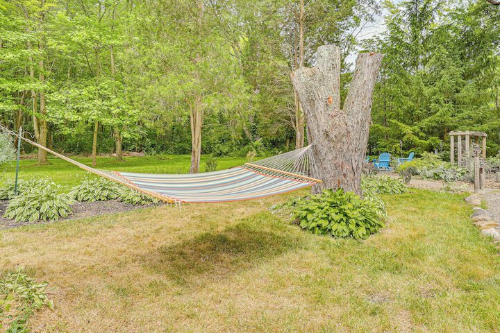 Family Home w / Hot Tub: 1/2 Mi to Lake Milton