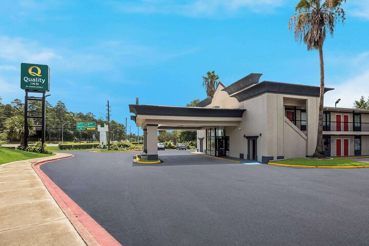 Hotel 4 of 39