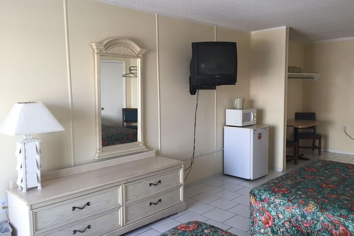 Room 27 of 62