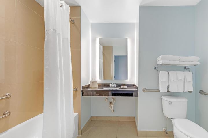 Best Western Plus Miami Airport North Hotel & Suites