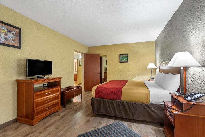 Econo Lodge Broken Arrow