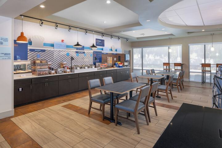 Holiday Inn Express & Suites Lakeland South by IHG